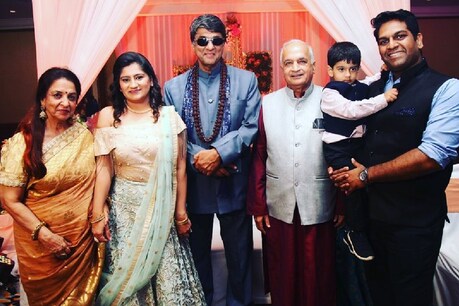 मुकेश खन्ना मुकेश खन्ना (Mukesh Khanna) ने अपनी इकलौती बड़ी बहन कमल कपूर को खो दिया है. (फोटो साभारः Instagram @iammukeshkhanna)