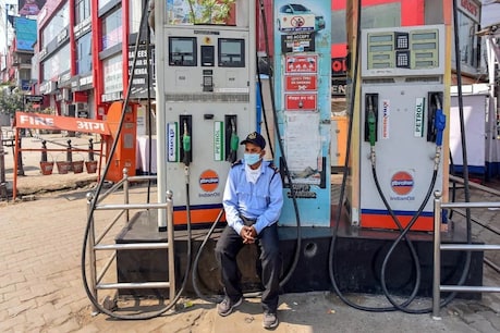 मप्र की राजधानी में पेट्रोल-डीजल की कीमतें बढ़ गई हैं. (सांकेतिक तस्वीर) 