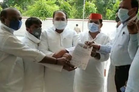 बलिया के सपा नेता ने ऑक्सीजन प्लांट लगाने की अनुमति मांगी है.
