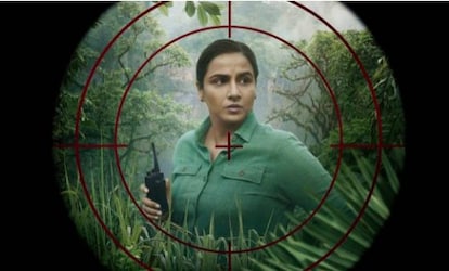   विद्या बालन एक बार फिर दर्शकों को अपने काम से मंत्रमुग्ध करने के लिए तैयार हैं. खबरों की मानें तो एक्ट्रेस की अगली फिल्म 'शेरनी' जून महीने में ही एमेजन प्राइम वीडियो पर स्ट्रीम होगी. फिल्म में विद्या ने एक फॉरेस्ट ऑफिसर का रोल निभाया है, जिसे अमित मसुरकर ने निर्देशित किया है.