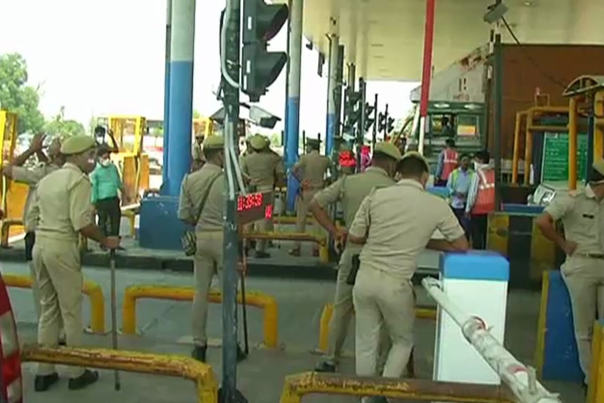 किसान का विरोध प्रदर्शन, मेरठ, टोल प्लाजा, धरने पर बैठे, किसान जिंदाबाद के नारे, राकेश टिकैत, किसान आंदोलन Protest of farmers, Meerut, toll plaza, sit on dharna, slogan of Kisan Zindabad, Rakesh Tikait, Kisan agitation