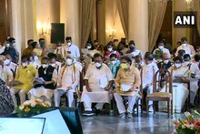 ममता बनर्जी ने किया मंत्रिमंडल विस्तार, 43 TMC नेताओं ने ली मंत्री पद की शपथ