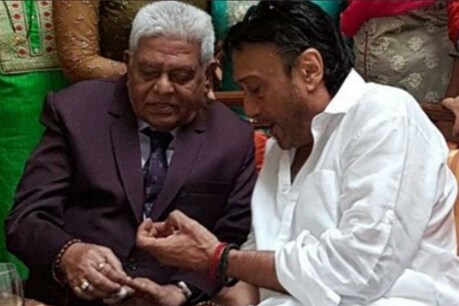 जैकी श्रॉफ के मेकअप आर्टिस्ट शशि दादा का निधन. (फोटो साभार: :Jackie Shroff/twitter)