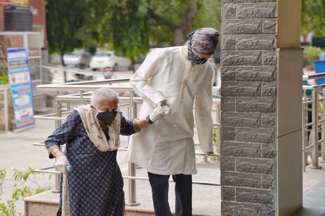 दिल्ली के सरकारी स्कूलों में वॉक इन की सुविधा शुरू की गई हैै जिनके पास ऑनलाइन रजिस्ट्रेशन की सुविधा नहीं है.