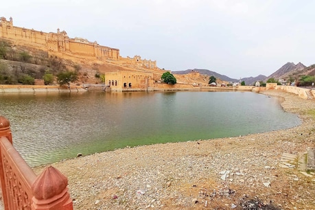 आमेर को साल 2013 में यूनेस्को वर्ल्ड हेरिटेज साइट के लिए चुना गया था. पहाड़ी किलो की कैटेगरी में आमेर को दुनिया के सबसे अच्छे किलों में शामिल किया गया था.
