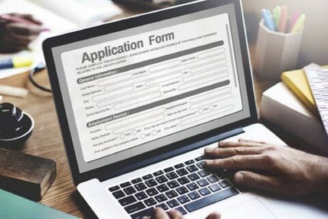 Extand Indian Post GDS Recruitment 2021 Application Date: महाराष्ट्र और बिहार में ग्रामीण डाक सेवक के पदों पर आवेदन की अंतिम तिथि बढ़ी. 