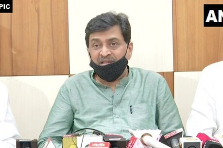 महाराष्ट्र की कैबिनेट बैठक में मराठा आरक्षण पर बात हुई.