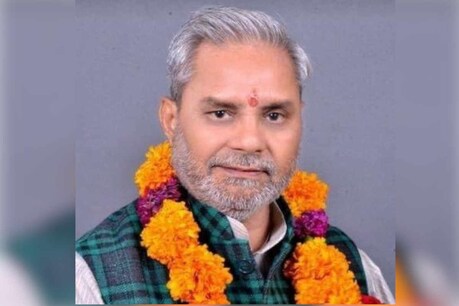 विधायक गर्ग ने कहा कि जालोर जिले में दिन प्रतिदिन फैलते कोरोना संक्रमण के कारण हालात लगातार विकट होते जा रहे हैं. इसके बावजूद अस्पताल प्रशासन सबक नहीं ले रहा है.