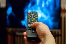 Dish TV का धांसू ऑफर!1 महीने के लिए फ्री में देखें टीवी, जानें कैसे मिलेगा ऑफर