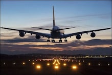 पाकिस्तान: फ्लाइट के अंदर 'किस' कर रहा था कपल, एयर होस्टेस ने ऊपर से डाला कंबल