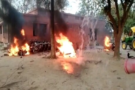 गोरखपुर में ब्रह्मपुर में उपद्रव के बाद जिला प्रशासन ने 3 जिला पंचायत सदस्य के परिणााम में खामी स्वीकारी है.