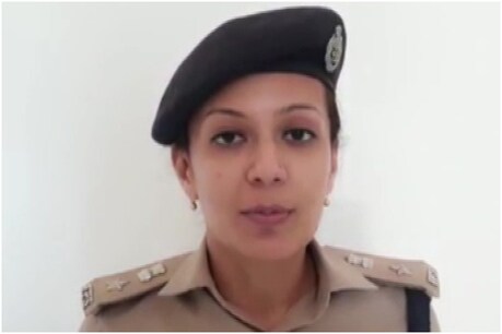 अब तक नोएडा पुलिस को 4 अनाथ बच्चों की जानकारी मिली है.