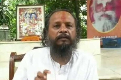 गुफा मंदिर के महंत चन्द्रमादास महाराज का शनिवार को निधन हो गया. वह कुंभ स्नान करने के बाद से ही वह कोरोना संक्रमित थे.