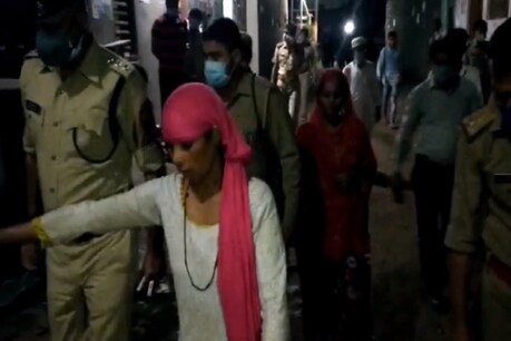 मेरठ में एक युवक की हत्या से सनसनी मच गई है.