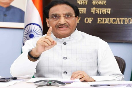 केंद्रीय शिक्षा मंत्री निशंक कोविड संक्रमित थे.