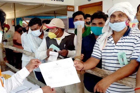 वाराणसी पंचायत चुनाव में जीत लेकिन हार गए जिंदगी की जंग