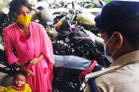 कोरोनाकाल में पति ने छोड़ा महिला का साथ तो थानेदार ने की उसकी मदद.