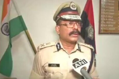 इसके साथ ही अब बेवजह बाहर घूमने पर 2000 रुपये तक जुर्माना वसूला जाएगा.