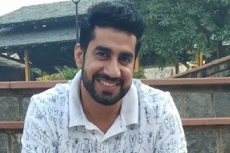 रोहतक के पूर्व पार्षद संदीप उर्फ मॉनिटर को गोली मारकर मौत के घाट उतार दिया. रोहतक के पूर्व पार्षद संदीप उर्फ मॉनिटर को गोली मारकर मौत के घाट उतार दिया.