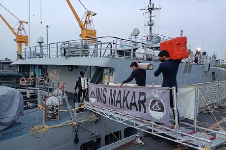 टाउते (Cyclone Tauktae) के कारण मुंबई में टगबोट वरप्रदा (Tugboat Varaprada) हादसे का शिकार हो गया था.