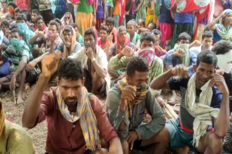 सुकमा में आदिवासी पुलिस कैम्प का विरोध कर रहे हैं.