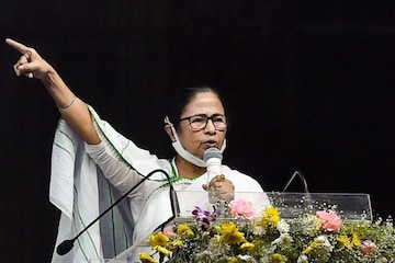नंदीग्राम की हार के बाद भी क्‍या सीएम बनी रहेंगी ममता? जानें क्‍या कहता है  आर्टिकल 164 - Even if She Loses, Mamata Banerjee Can Still be Chief  Minister Of West Bengal– News18 Hindi