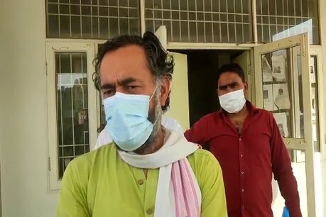 योगेंद्र यादव ने कहा महिला के साथ बदसलूकी आंदोलन बर्दाश्त नहीं करेगा.