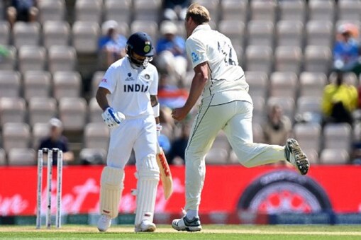 WTC Final: जेमिसन ने विराट कोहली को लगातार दूसरी बार आउट किया (AFP) WTC Final: जेमिसन ने विराट कोहली को लगातार दूसरी बार आउट किया (AFP)