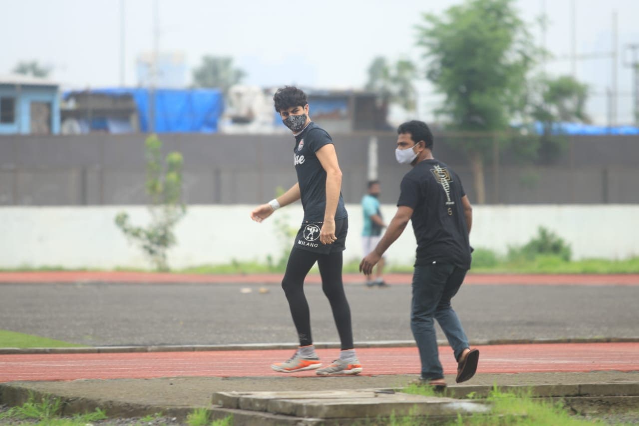 टाइगर श्रॉफ के अलावा अर्जुन कपूर-इब्राहिम अली खान के साथ फुटबॉल खेलती दिखीं  दिशा पटानी, देखें Photos | Arjun Kapoor Disha Patani Tiger Shroff Ebrahim Ali  Khan played football ...