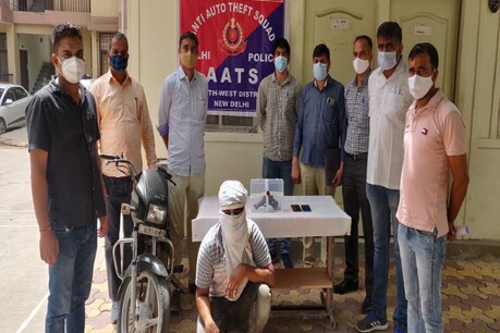 दिल्ली पुलिस ने टिल्लू ताजपुरिया गैंग के एक शार्पशूटर को गिरफ्तार किया है.