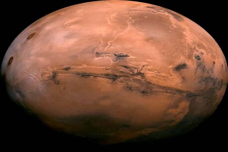 मंगल ग्रह पर ऑर्गेनिक सॉल्ट मिलने के बाद बढ़ी जीवन की संभावना. (Photo Credit-NASA)