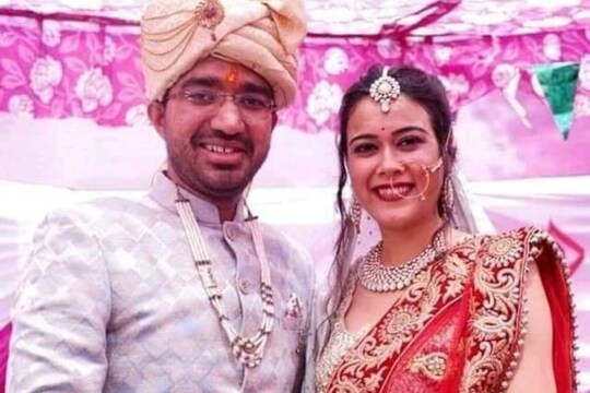 यूपी के इस युवा IAS अफसर ने पेश की मिसाल