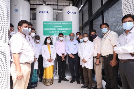 सेंट्रल अस्पताल में 500 लीटर प्रति मिनट ऑक्सीजन उत्पादन क्षमता वाले ऑक्सीजन प्लांट का शुभारंभ किया है.