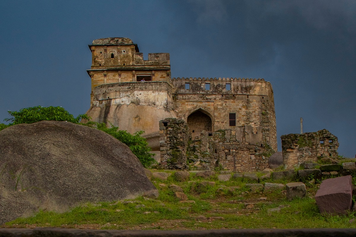 , Indian History, Rani Durgawati, Rani Durgawati Balidan diwas, Jabalpur, Gondwana, Akbar