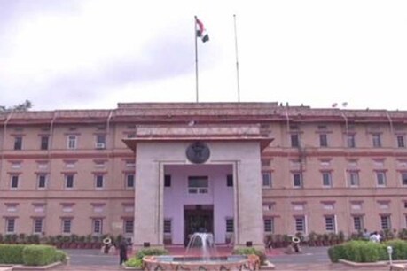 वर्तमान में राजस्थान कैडर के 18 आईएएस अधिकारी केंद्र में प्रतिनियुक्ति पर पदस्थापित हैं. 