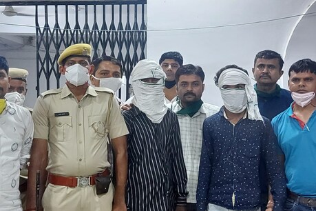 पुलिस ने इस वारदात को अंजाम देने वाले दो आरोपियों को तो दबोच लिया है. दो अभी फरार हैं.