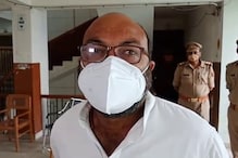 अजय कुमार लल्लू को पुलिस ने किया हाउस अरेस्ट, समर्थकों के साथ धरने पर बैठे