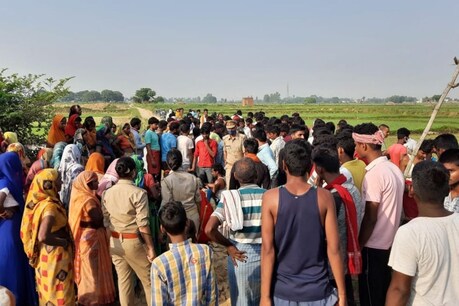 सिर काटकर लाश के पास बैठा रहा हत्यारा