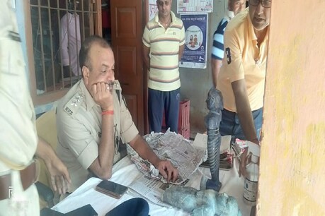 बिहार के छपरा में चोरों द्वारा लौटाई गई मूर्तियां