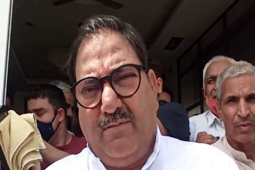 अभय ने कहा कि लोगों में सरकार की पोल खुल चुकी है. अभय ने कहा कि लोगों में सरकार की पोल खुल चुकी है.