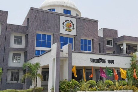 बांदा के कृषि एवं प्रौद्याेगिकी यूनिवर्सिटी में भर्ती घोटाले की भाजपा के विधायक ने सीएम योगी और पीएम मोदी से शिकायत की है.