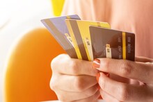 क्रेडिट कार्ड पर ईएमआई कंवर्जन की सुविधा लेने से पहले चार बातों का रखें ध्यान