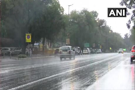दिल्ली के कई इलाकों में बारिश. (ANI)