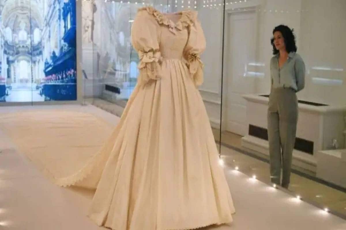 princess diana,diana,Britain, Diana Wedding Gown, Princess Diana, Princess Diana Story, Princess Diana life, Princess Diana wedding, princess diana wedding gown designer