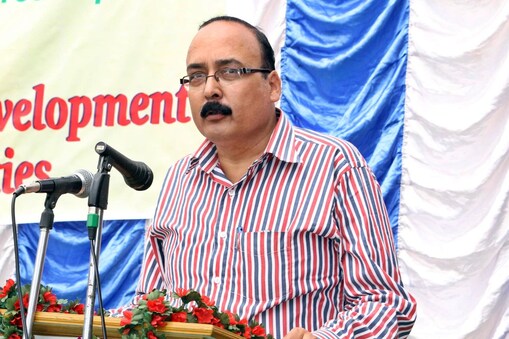 देवी-देवताओं के साथ वाद्ययंत्र बजाने वालों को उनका हक दिलाने में लवण ठाकुर ने अपनी अहम भूमिका निभाई थी. देवी-देवताओं के साथ वाद्ययंत्र बजाने वालों को उनका हक दिलाने में लवण ठाकुर ने अपनी अहम भूमिका निभाई थी.