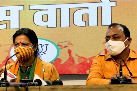 प्रेसवार्ता में मीनाक्षी लेखी के साथ प्रदेश भाजपा मीडिया प्रमुख नवीन कुमार भी थे.