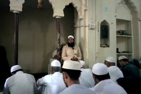 मेरठ में कोरोना वैक्सीन लगवाने के लिए मस्जिदों से शुरू हुआ ऐलान