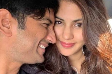 Remembering Sushant Singh Rajput, Rhea Chakraborty wrote – 'I know you are here with me' (Photo Credits: Instagram @rhea_chakraborty)