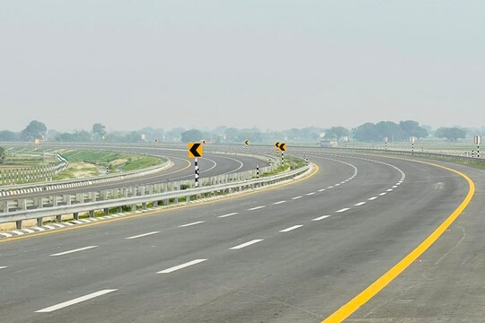 मेरठ से लेकर इलाहबाद तक 594 किमी लम्बे गंगा एक्सप्रेस वे का काम चल रहा है. (Demo pic)