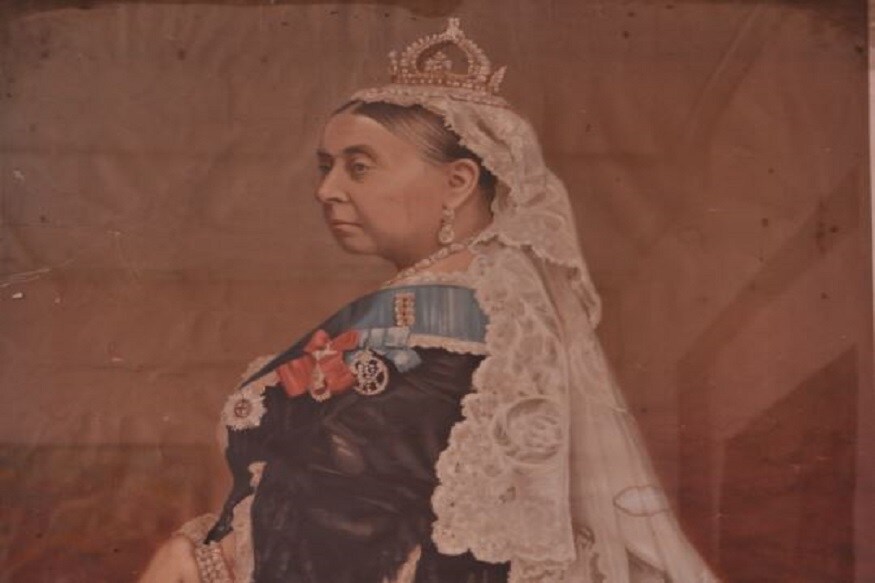queen Victoria spying on children